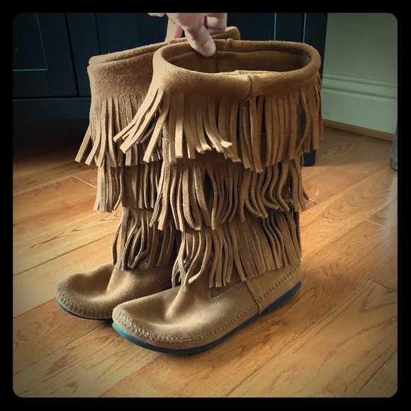 Minnetonka Shoes - Minnetonka 3 Tier Fringe Boots